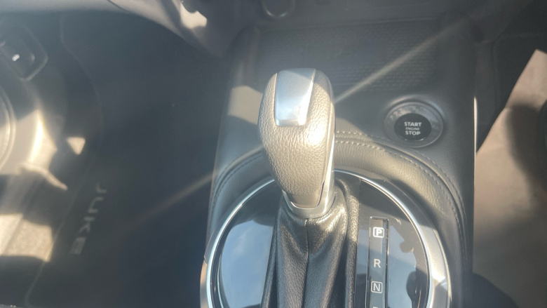 Nissan Juke 1.0 DiG-T N-Connecta 5dr DCT Petrol Hatchback